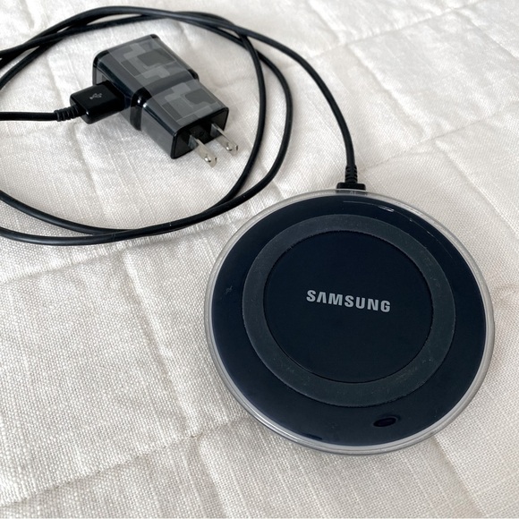 Samsung Wireless Charger - Picture 6 of 9